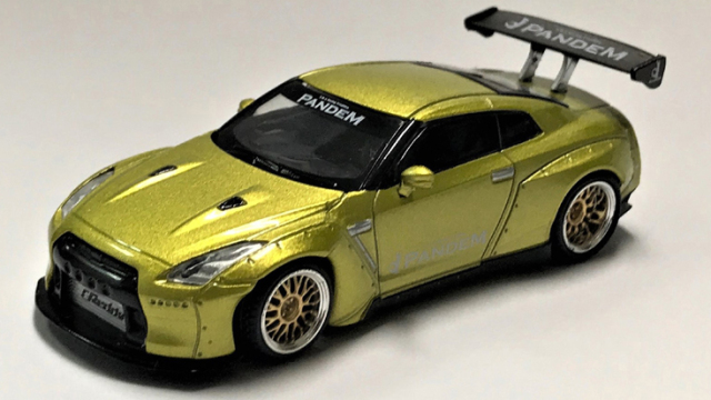 MINI GT 1/64 Pandem Nissan GT-R R35 GTウィング コスモポリタン