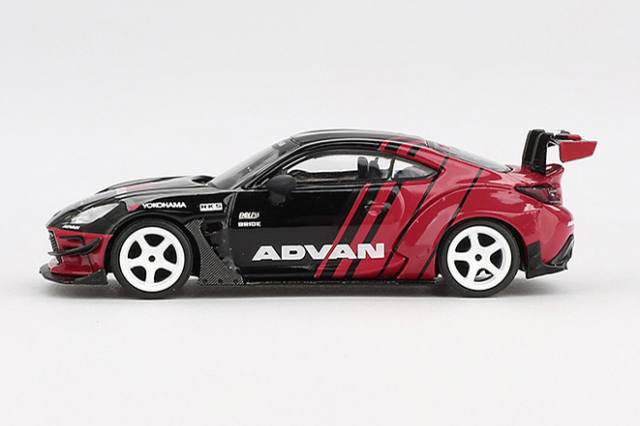 MINI GT 1/64 Toyota GR86 HKS Type R ADVAN 東京オートサロン 2022(右