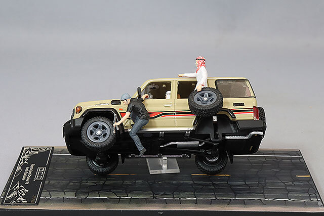 DiecastTalk特注 GCD 1/64 トヨタ ランドクルーザー 70 アラブ仕様