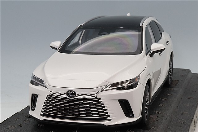 京商 1/18 レクサス RX 450h+ ソニッククオーツ