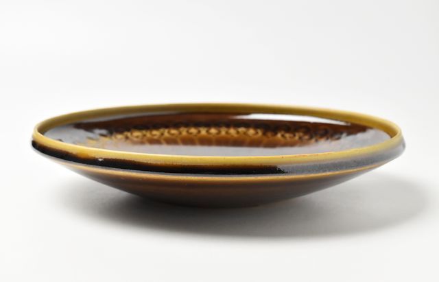 増渕篤宥 39 褐釉釉象嵌浅鉢（大） ｜ 暮らしのうつわ花田 和食器 通販