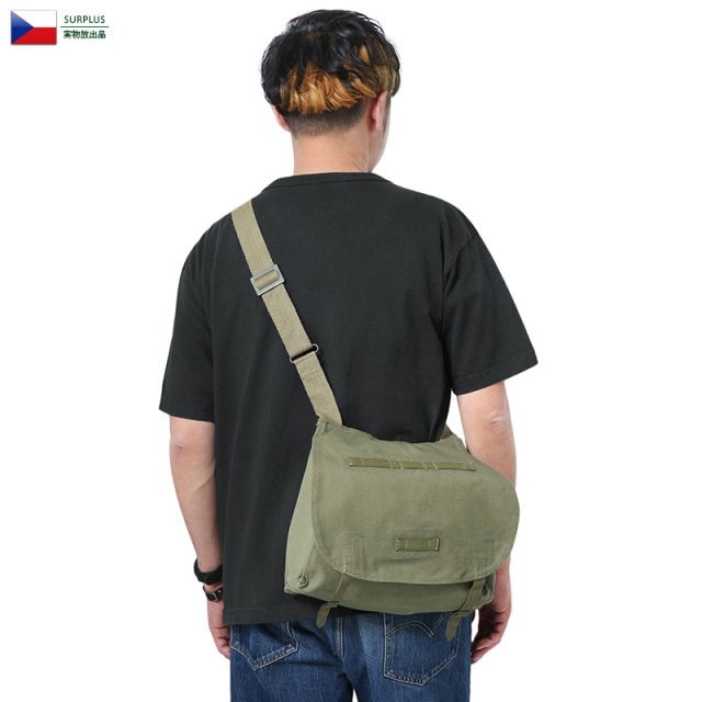 チェコ軍 ブレッド ショルダーバッグ ミリタリーファッション 軍放出品