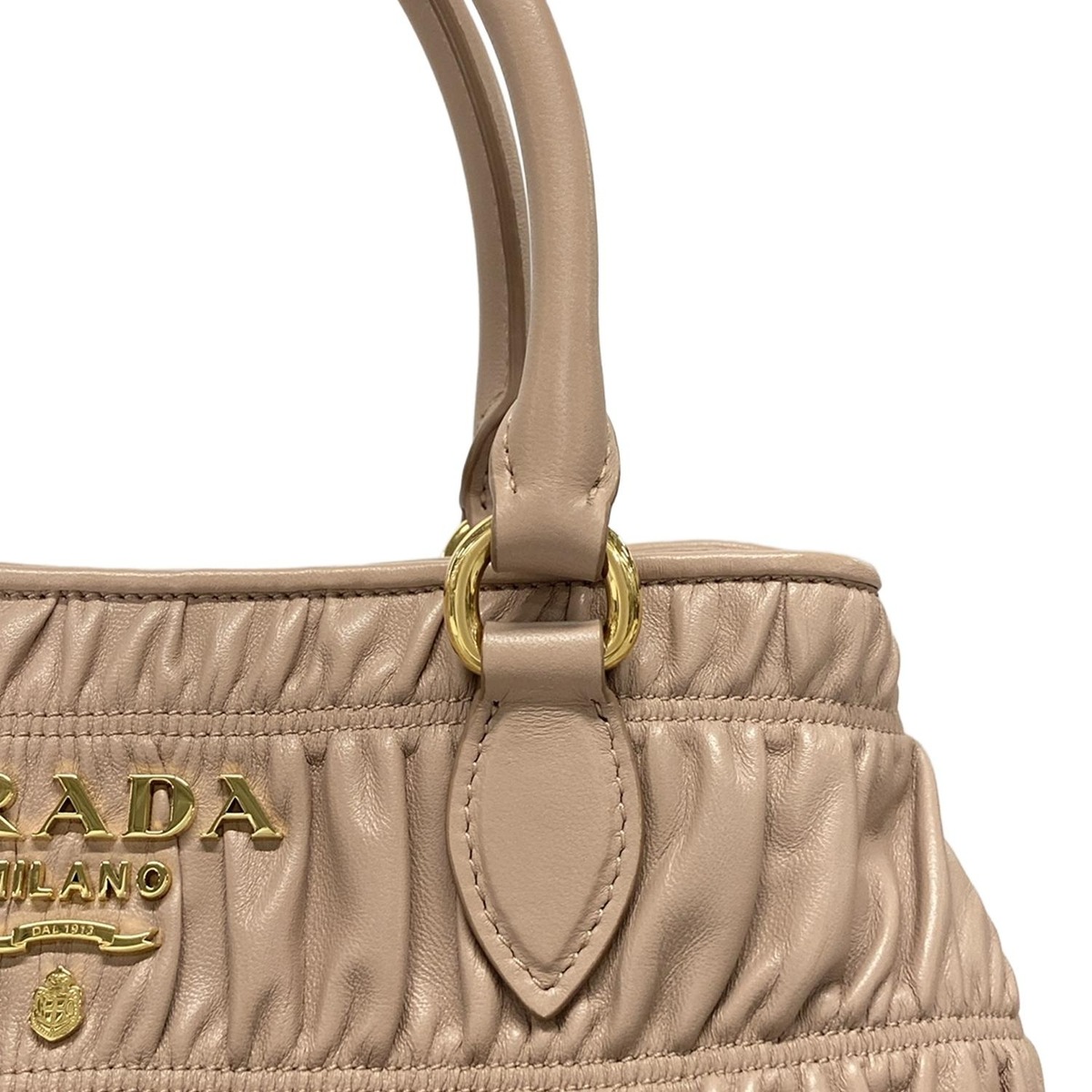 プラダ ハンドバッグ美品 ギャザーバッグ 1BA172 ピンク レザー