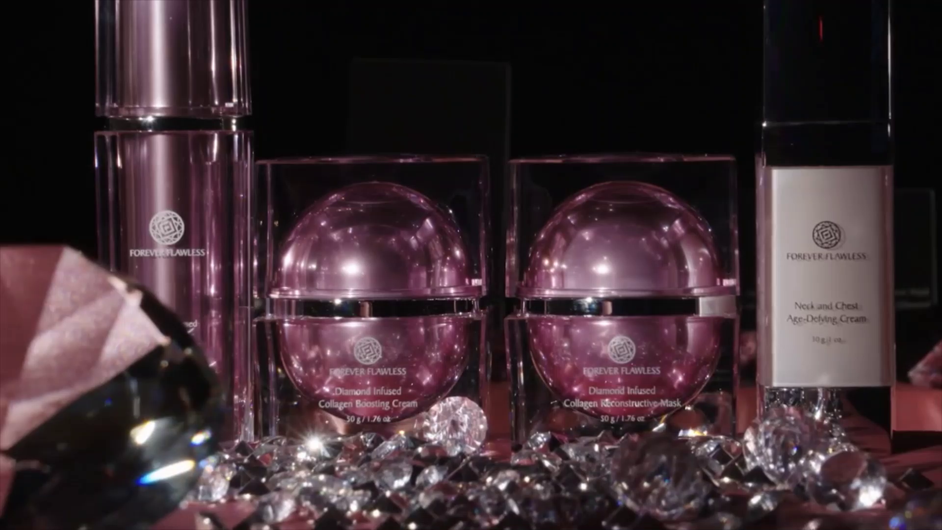 Forever Flawless Diamond Infused Collagen Boosting Cream. Pink