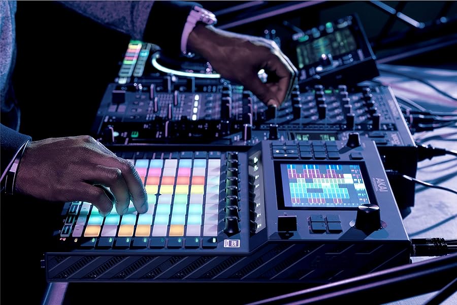 Akai Professional Force - パソコンなしで音楽制作できる