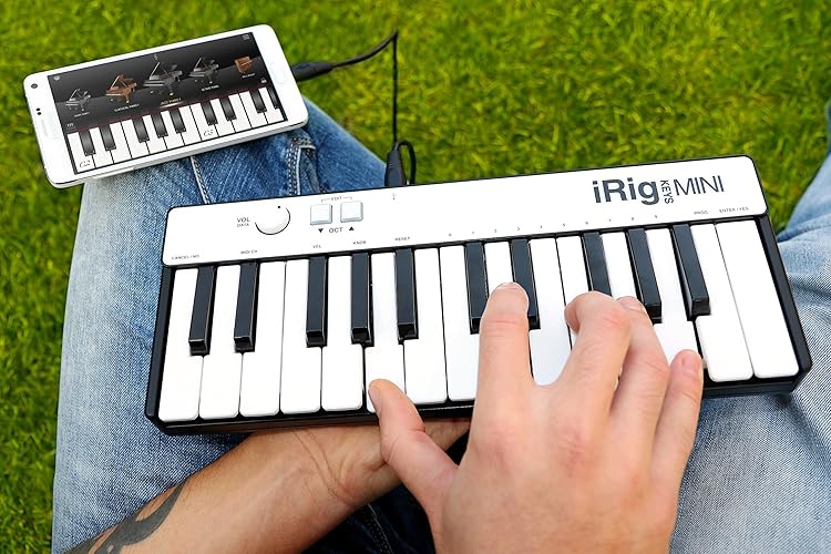 IK Multimedia iRig Keys Mini - カバンにすっぽり入るミニ鍵盤の25鍵