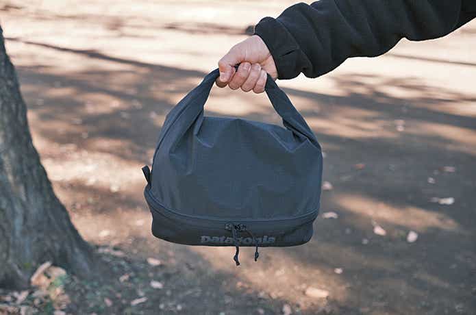 パタゴニアのコレ超便利！容量を調整できる「ブラックホール」のバッグ