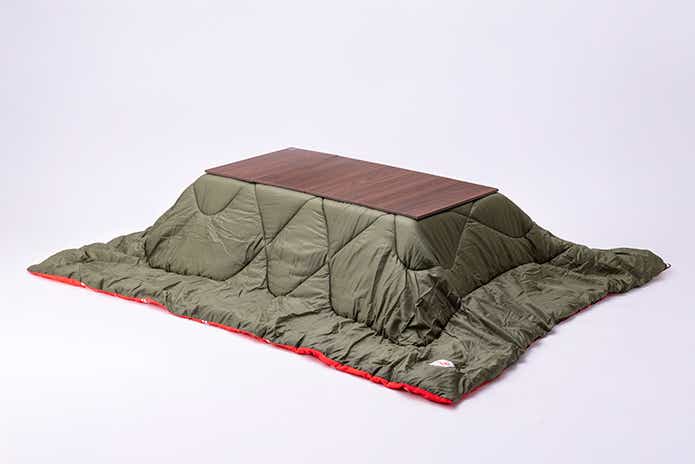 これは争奪戦…！冬キャンプの“こたつ×おでん”を叶えるホカロン