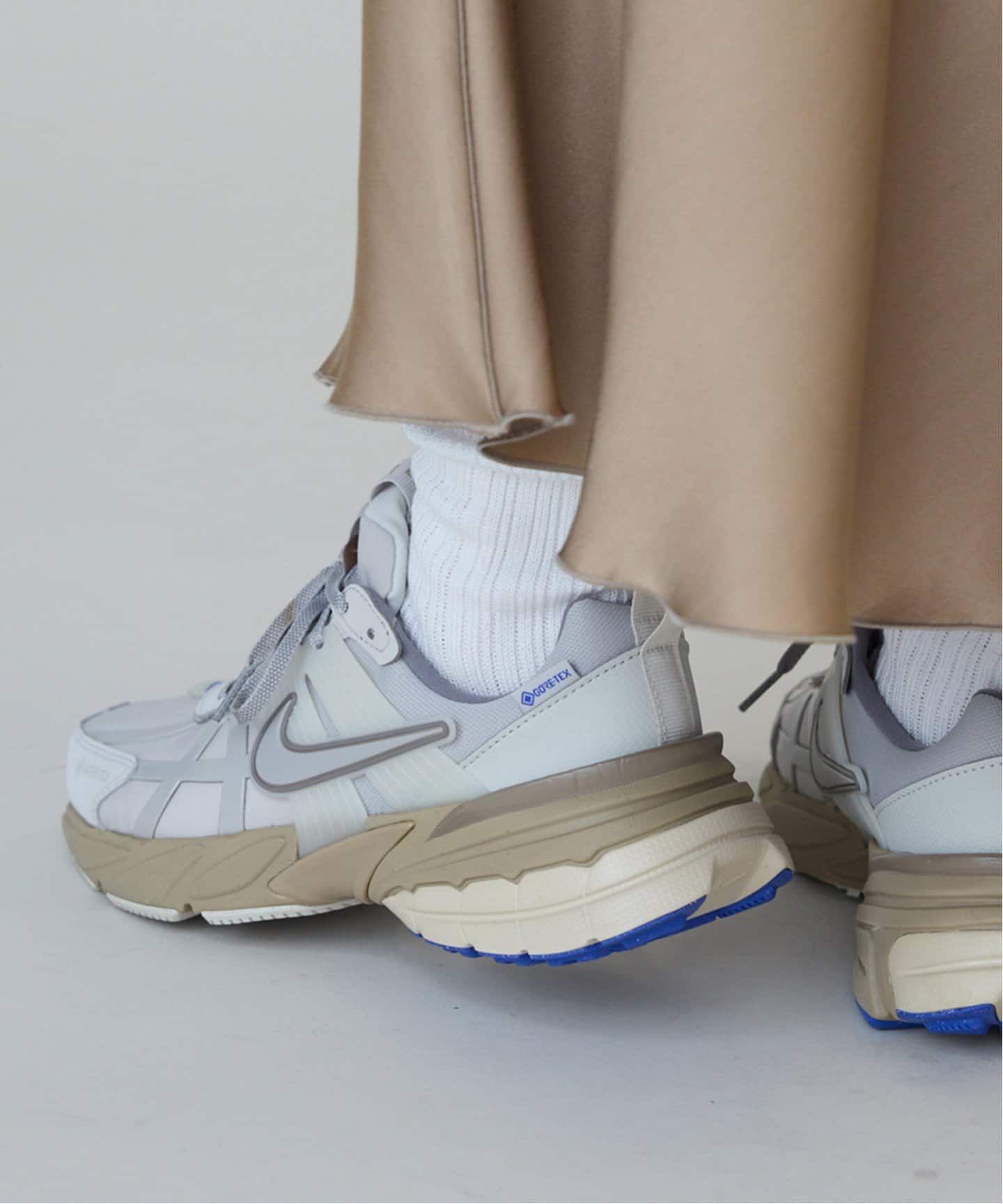 NIKE/ナイキ ウィメンズ V2Kラン ゴアテックス FZ2622-002（スニーカー