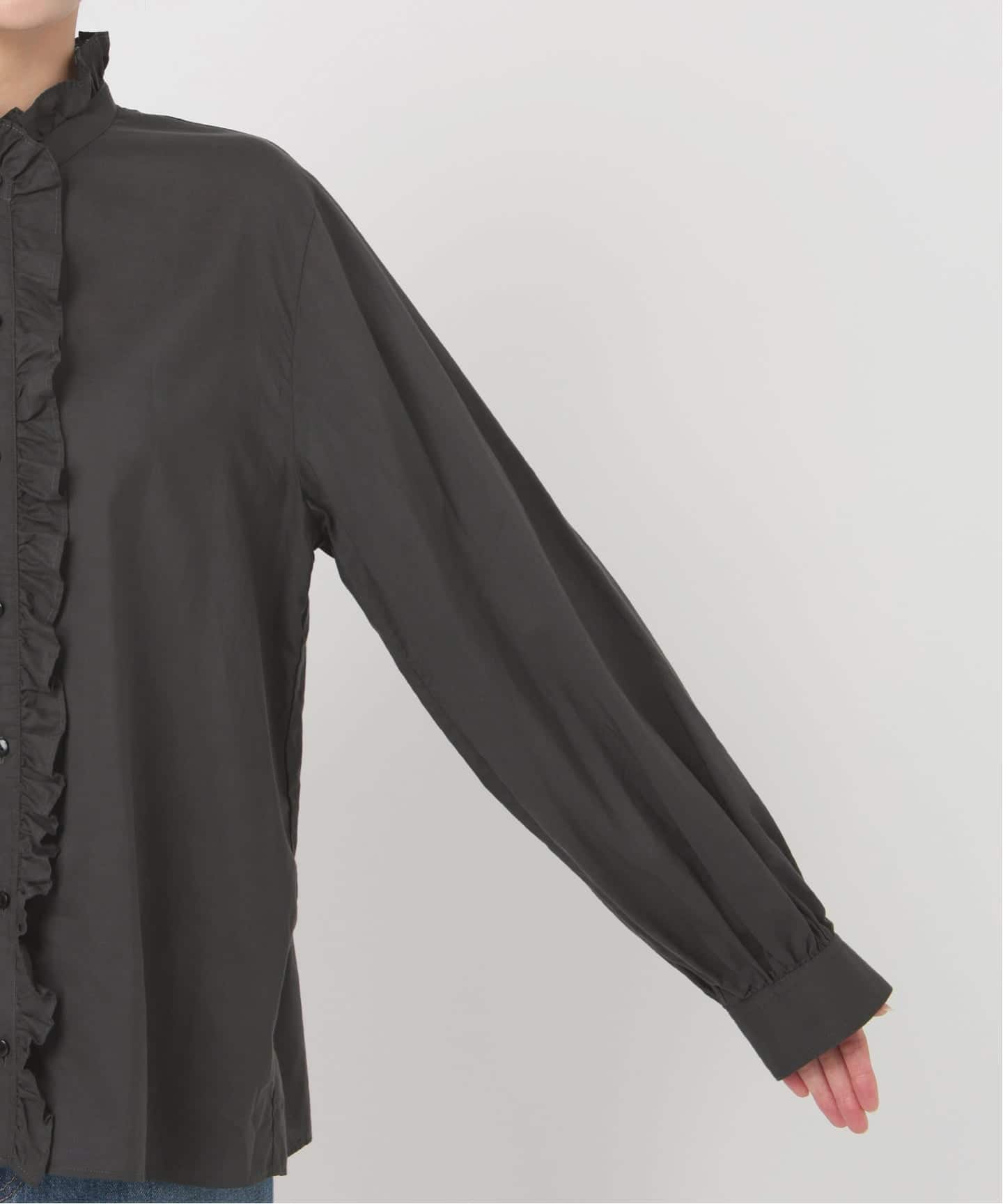 Spick & Span フリル襟 黒長袖シャツ Spick＆Span（スピック アンド