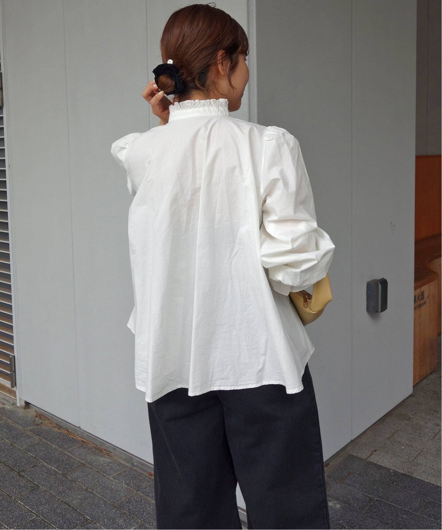 crinkle crinkle crinkle rebuilt neck embroidery blouse CC-4015