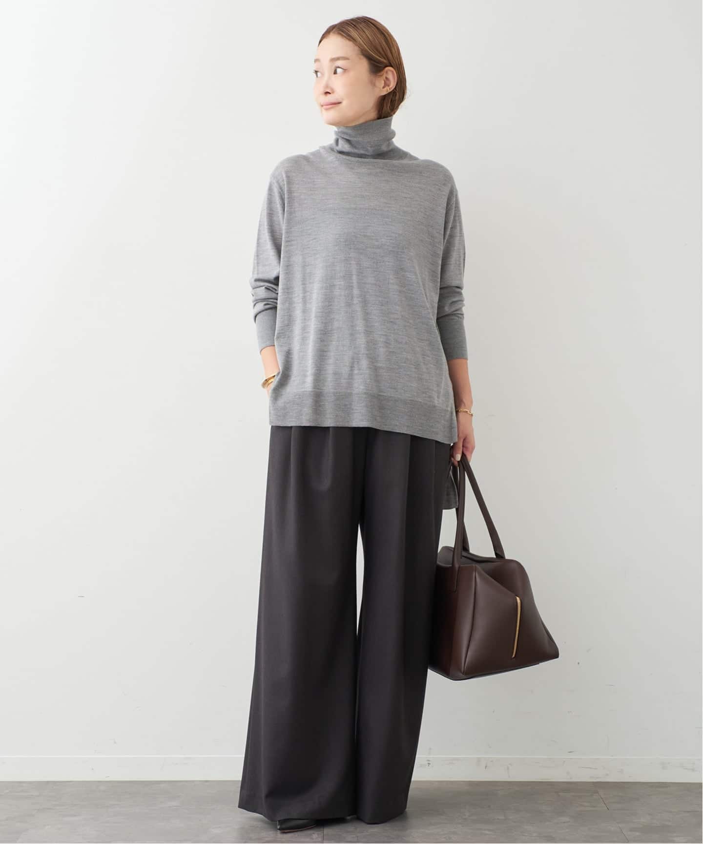 MILLENNIUM タートルネック スリット プルオーバー（ニット／セーター