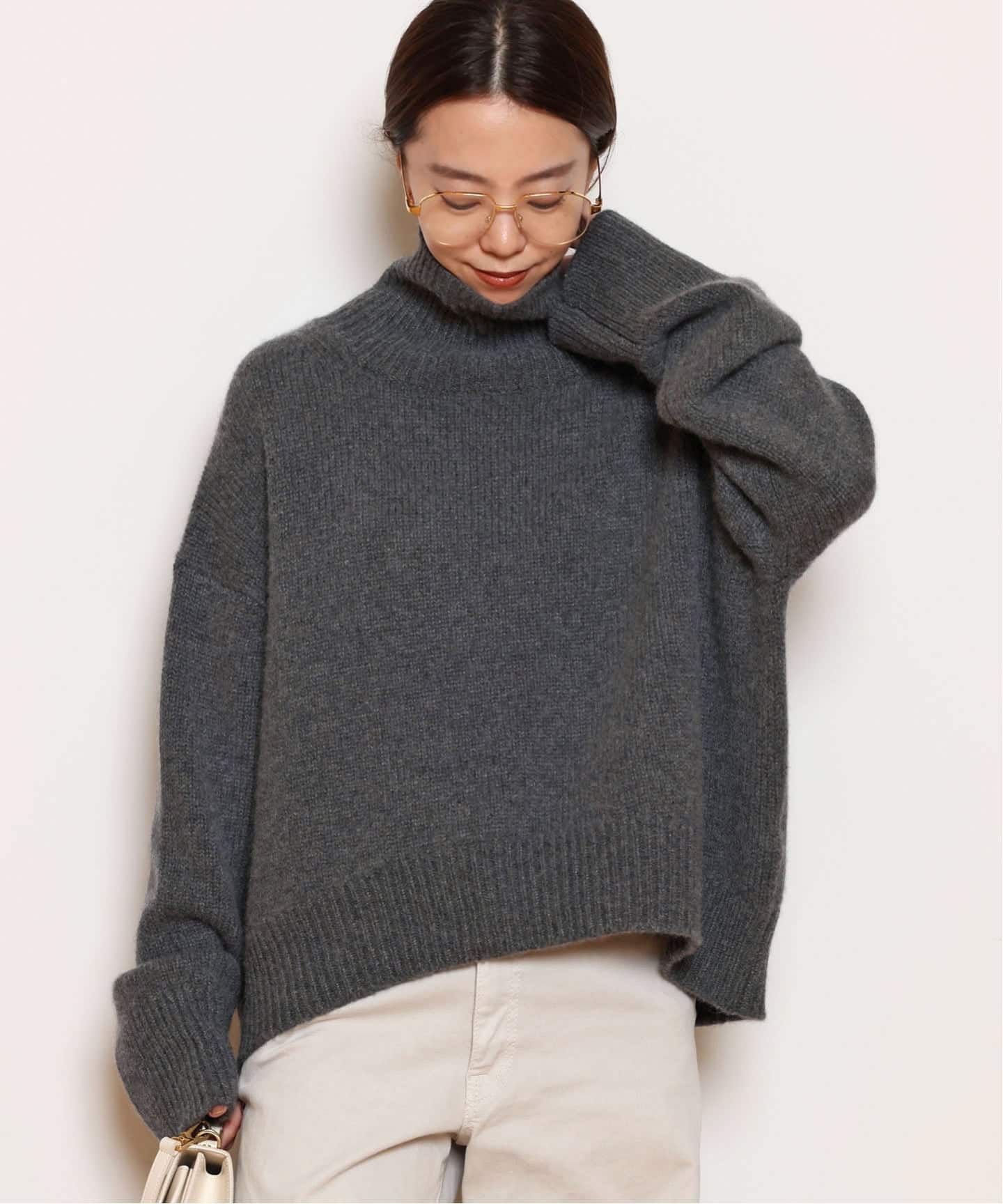 R2W/アールツーダブリュー】CASHMERE タートルネックニット（ニット