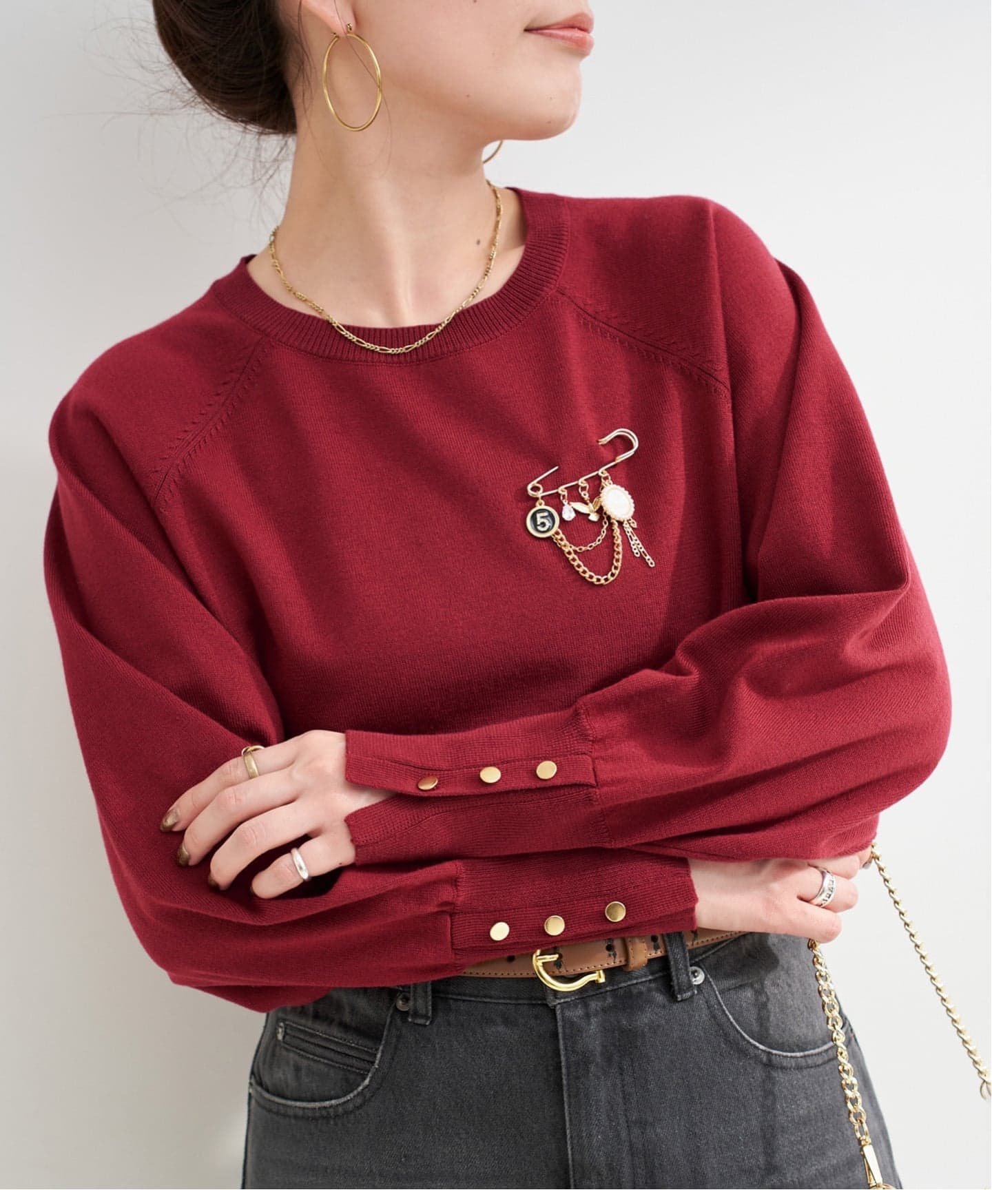 追加》【WEB限定】手洗い可 / チェーンブローチ付きニットプルオーバー