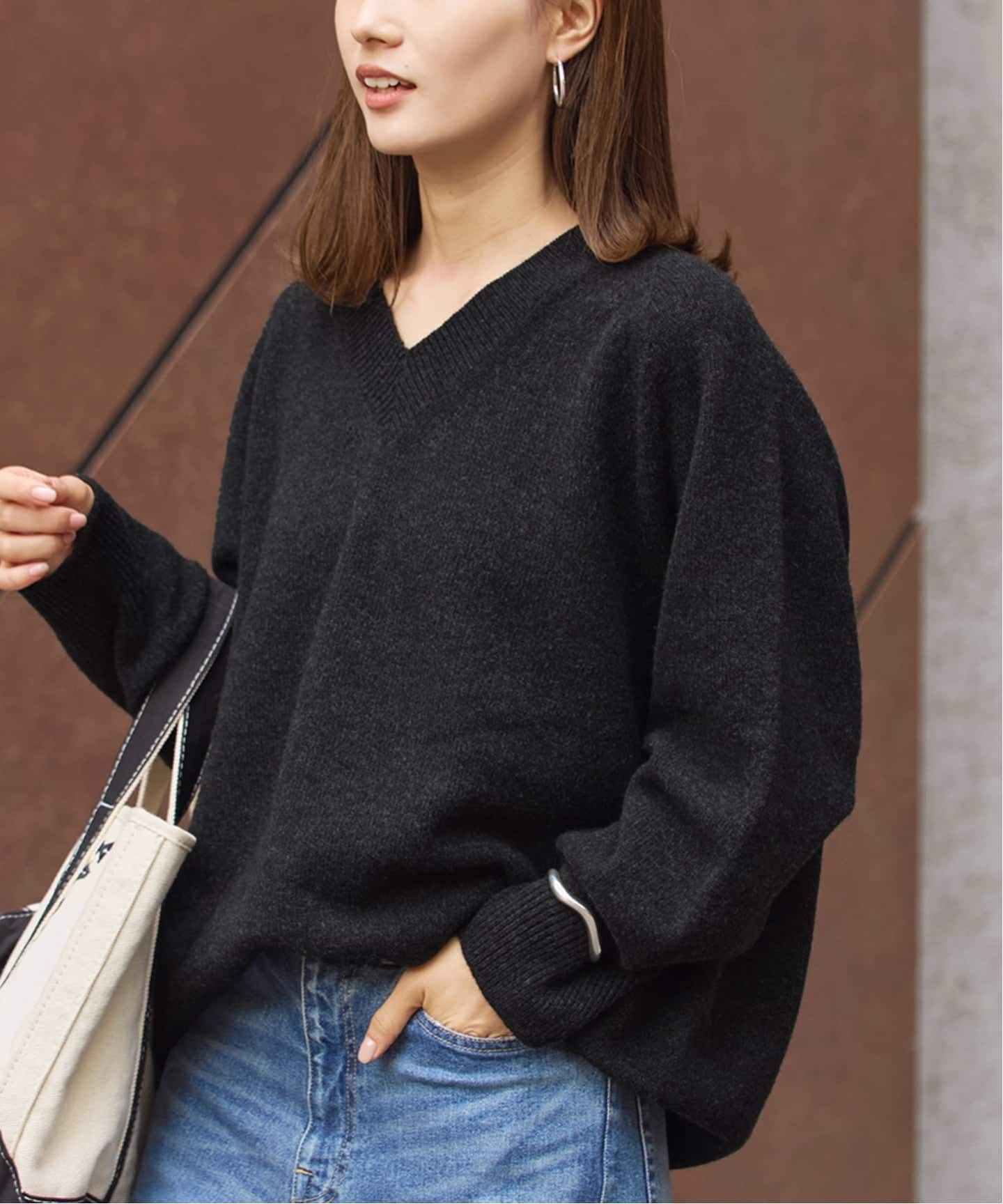 ラグランスリーブ Vネックプルオーバー（ニット／セーター