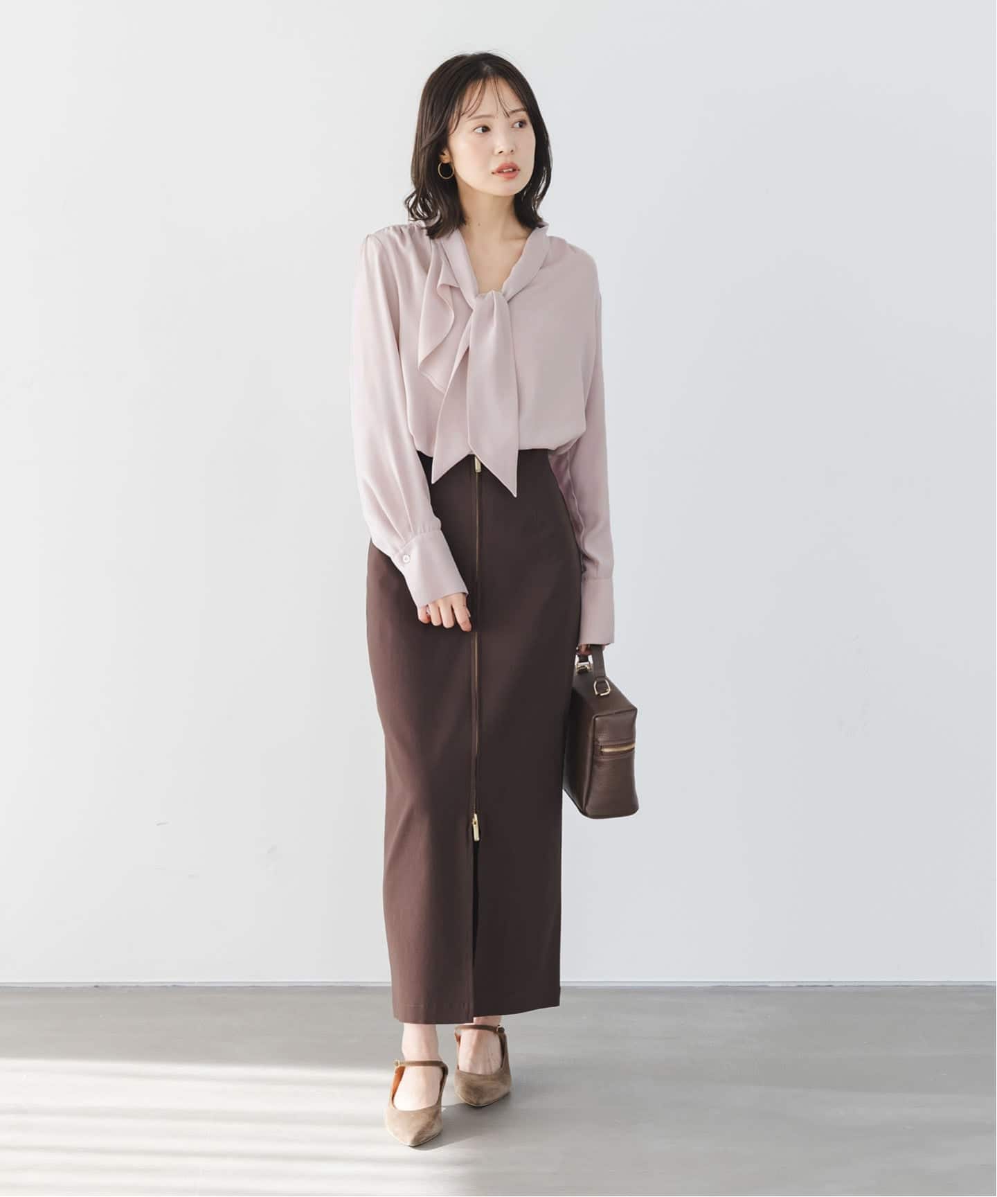 WEB＆日本橋店限定・追加予約》ロイヤルサテンボウタイブラウス