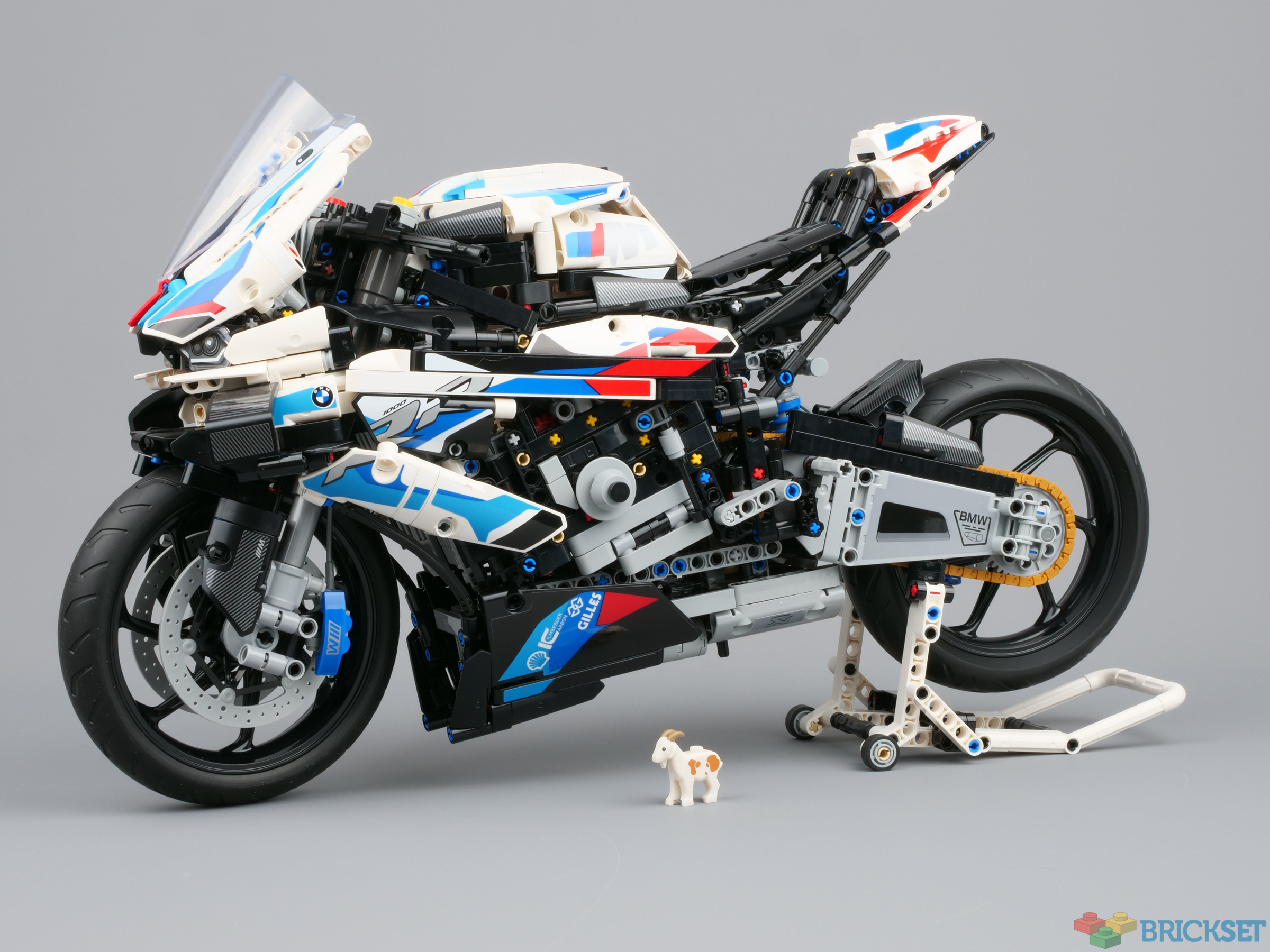 LEGO Technic 42130 BMW M 1000 RR review | Brickset