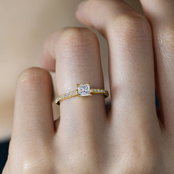 K18YG プレイズ プリンセスカット ダイヤモンド エタニティタイプ