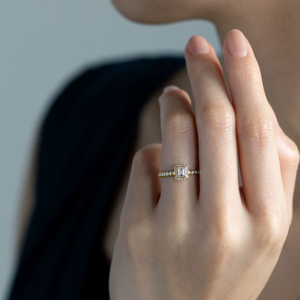 K18YG ルシーダ エメラルドカット ダイヤモンド エタニティタイプ