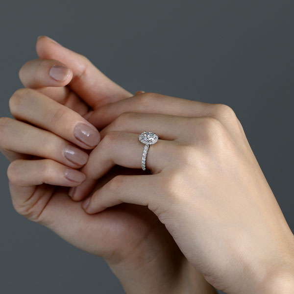 PT950 ルシーダ オーバルカット ダイヤモンド エタニティタイプ