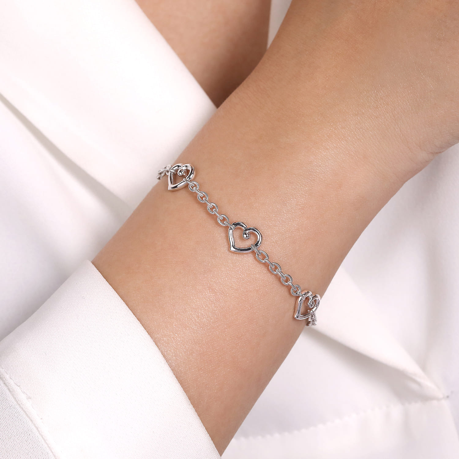 925 Silver Contemporary Heart Bracelet. SKU: TB4361SVJJJ | Gabriel