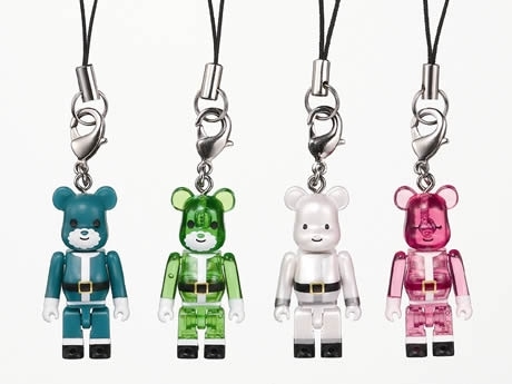 サンタバージョンの限定ベアブリック－三越でチャリティー販売 - 天神