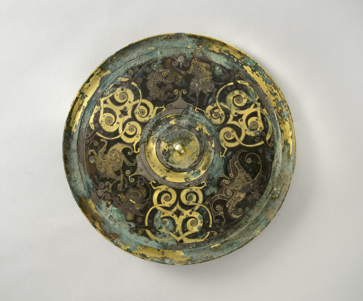 国宝「金銀錯狩猟文鏡」 中国 戦国時代（前4～前3世紀） 永青文庫蔵