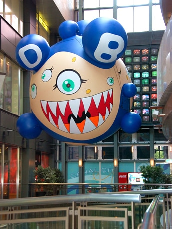 村上隆さん初期作品－キャナル開業キャラ「DOBくん」が13年ぶりに