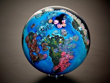 個性豊かなビー玉アート－KOBEとんぼ玉ミュージアムで企画展 - 神戸