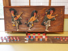 松本で「クラサワ工房」展 家族で手がける農民美術、木彫りの魅力を