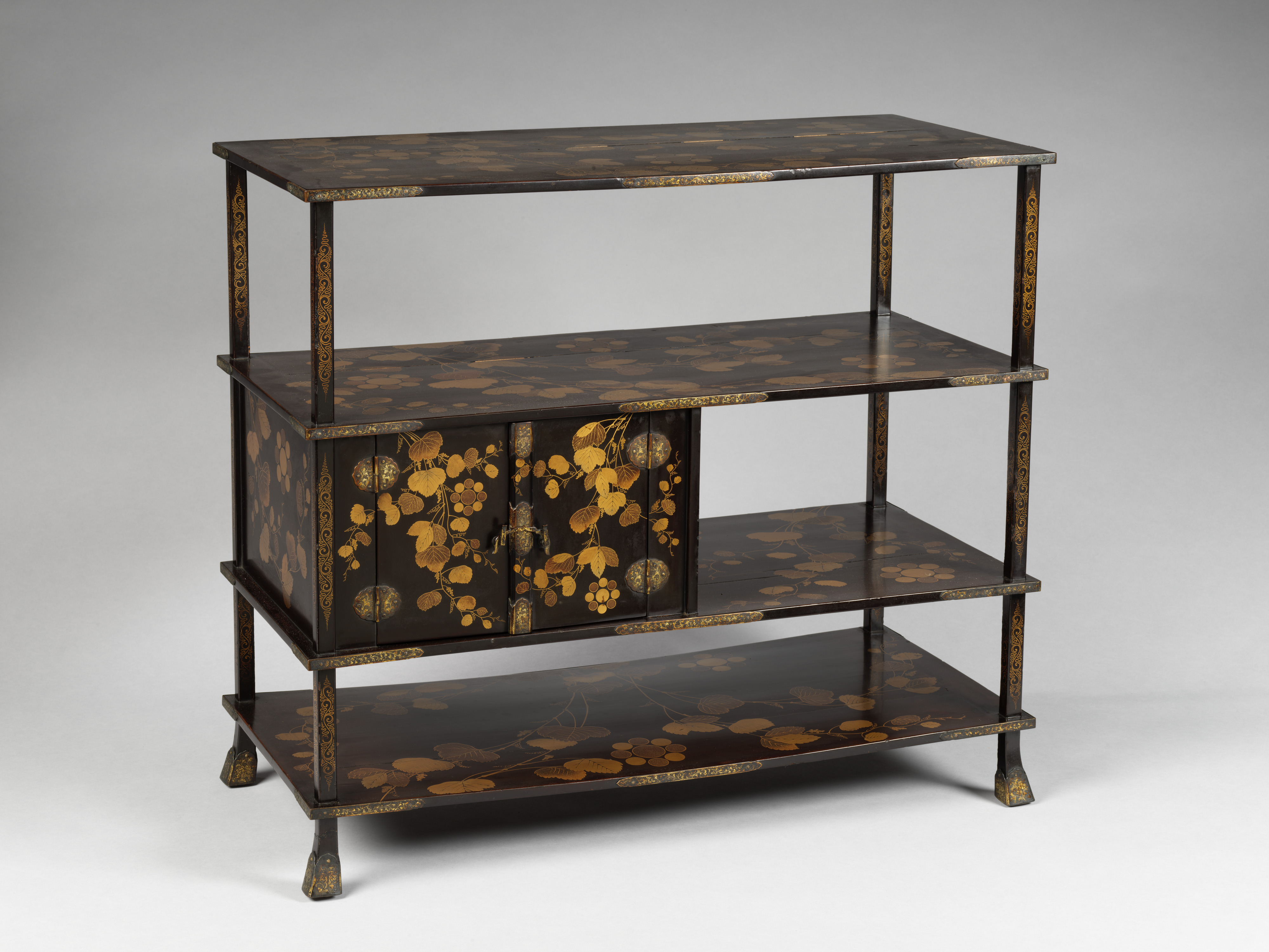 Shelf for Cosmetic Boxes (Kurodana) with Wild Grapevine and Family