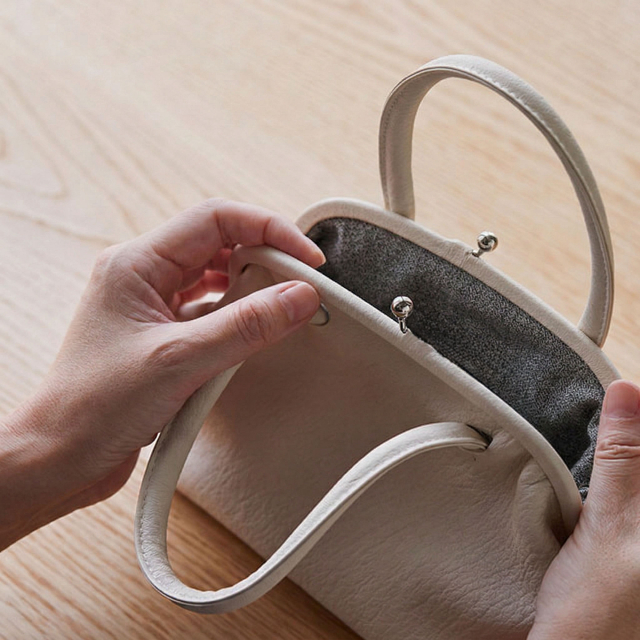 鹿革のがま口ハンドバッグ｜かばん｜中川政七商店 公式サイト