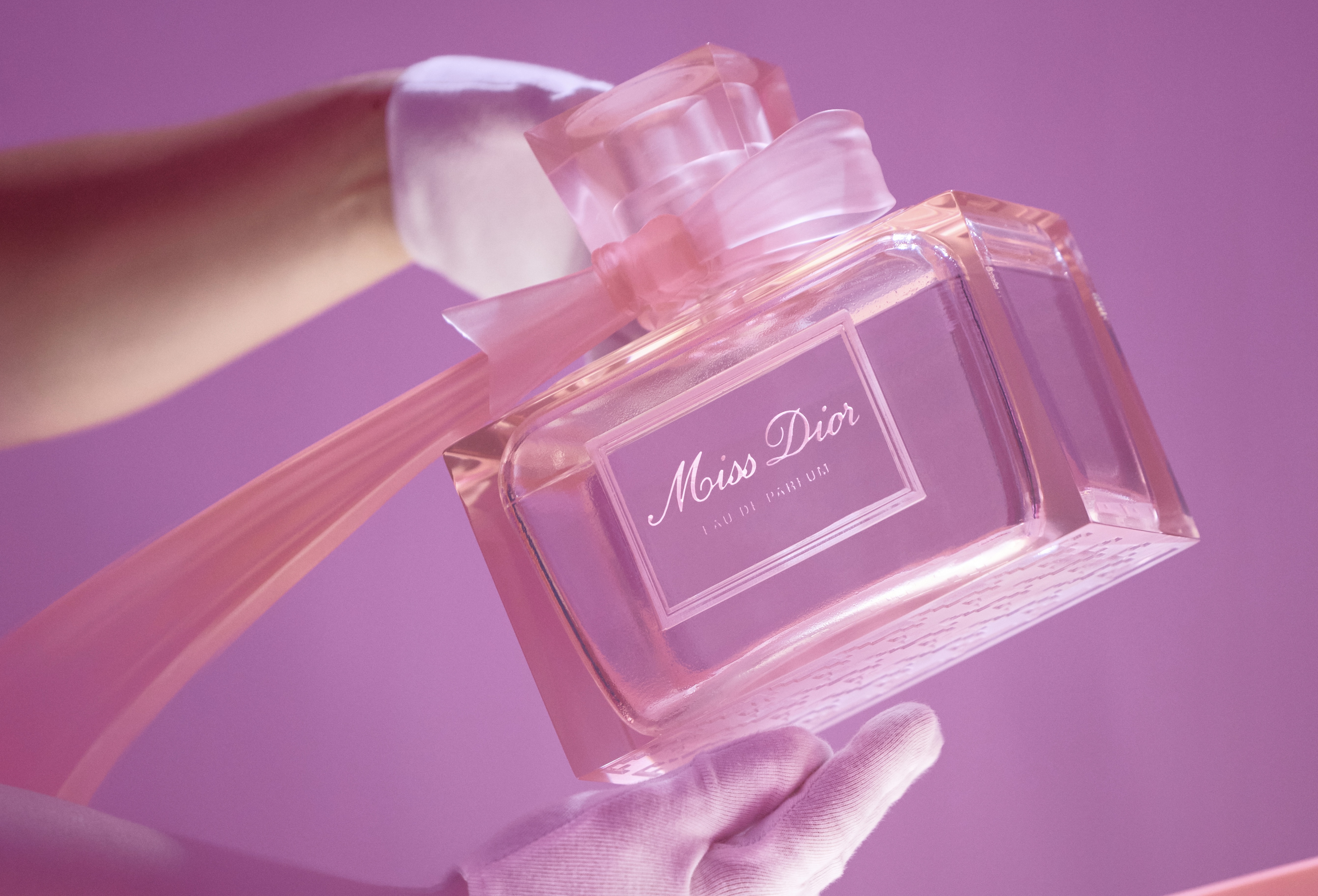 ディオールが、上海で「ミス ディオール」を称える特別な没入型