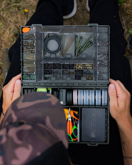 Коробка для снастей Fox Edges Medium Tackle Box купити в інтернет