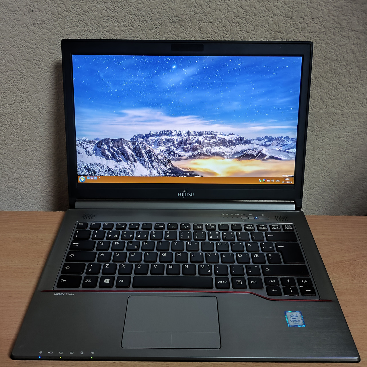 Ноутбук Fujitsu LifeBook E746 14