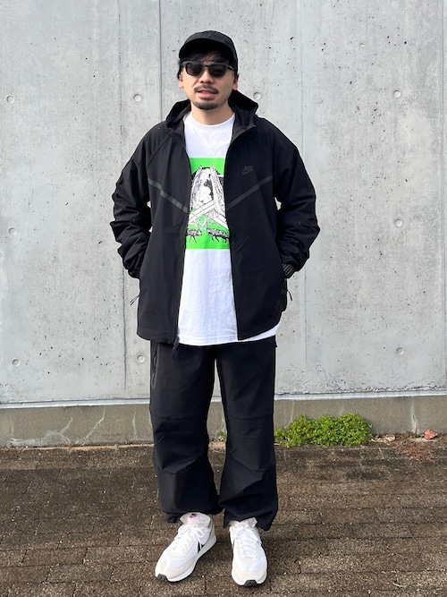 dosei_モノトーンコーデさんのナイロンジャケットを使った