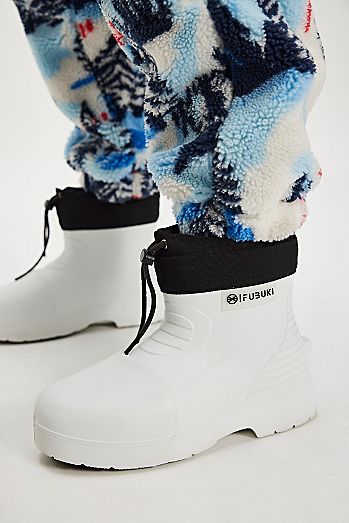 Hunter Wanderer Short Shearling Insulated Snow Boots | Free People