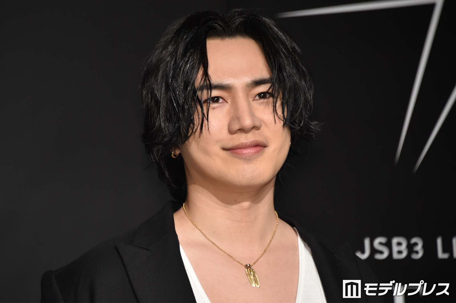 三代目JSB・OMI「産まれたてのムチムチ」幼少期ショット公開「どこか