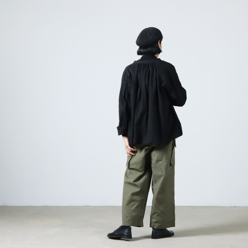 Veritecoeur (ヴェリテクール) シュリンクギャザーシャツ