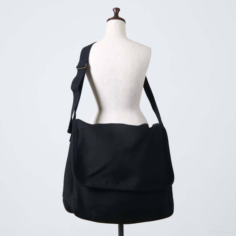 COMOLI (コモリ) ヘンプダック ショルダーバッグ