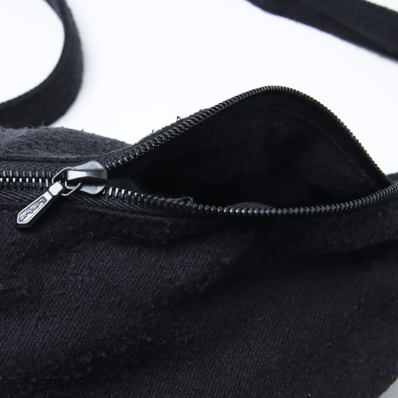 COMOLI (コモリ) シルクネップ ウエストバッグ