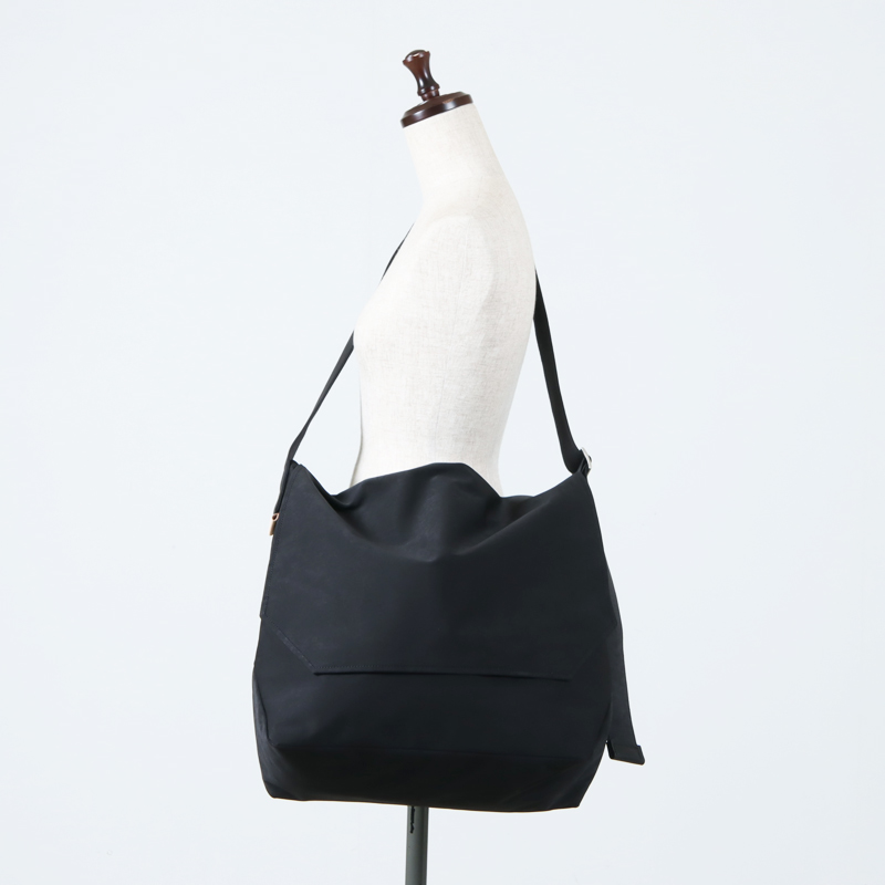 Hender Scheme (エンダースキーマ) flap shoulder big / フラップ