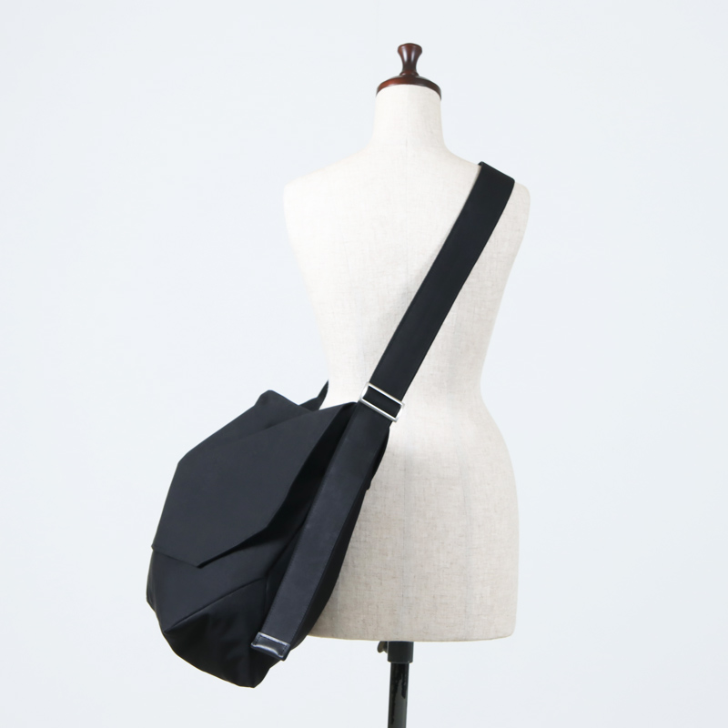 Hender Scheme (エンダースキーマ) flap shoulder big / フラップ