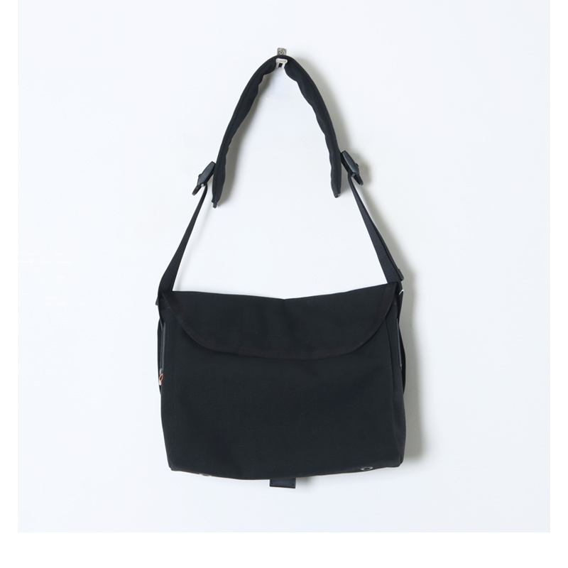 Hender Scheme (エンダースキーマ) messenger bag small
