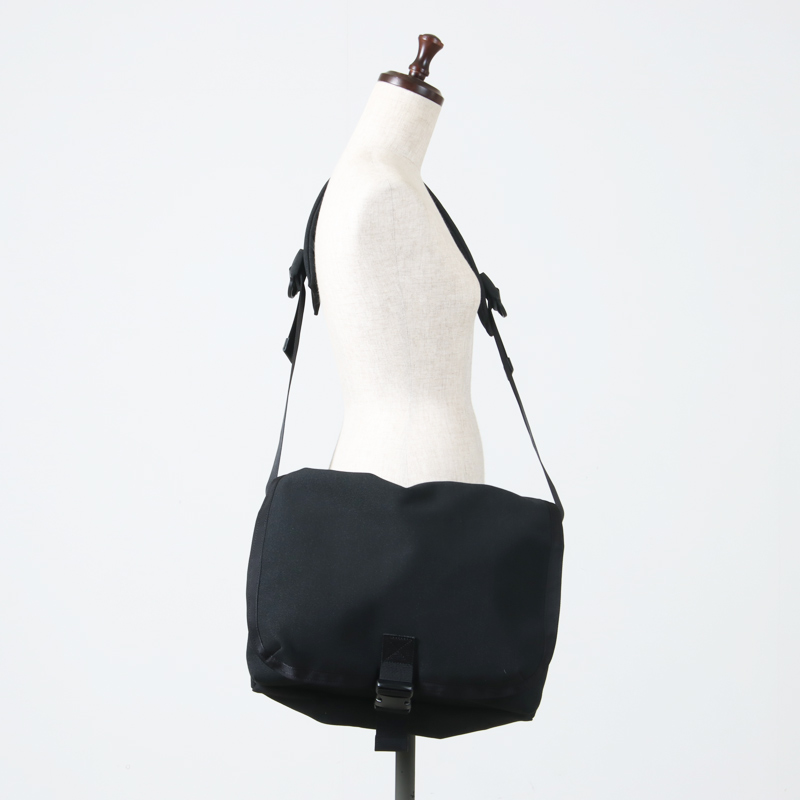 Hender Scheme (エンダースキーマ) messenger bag small