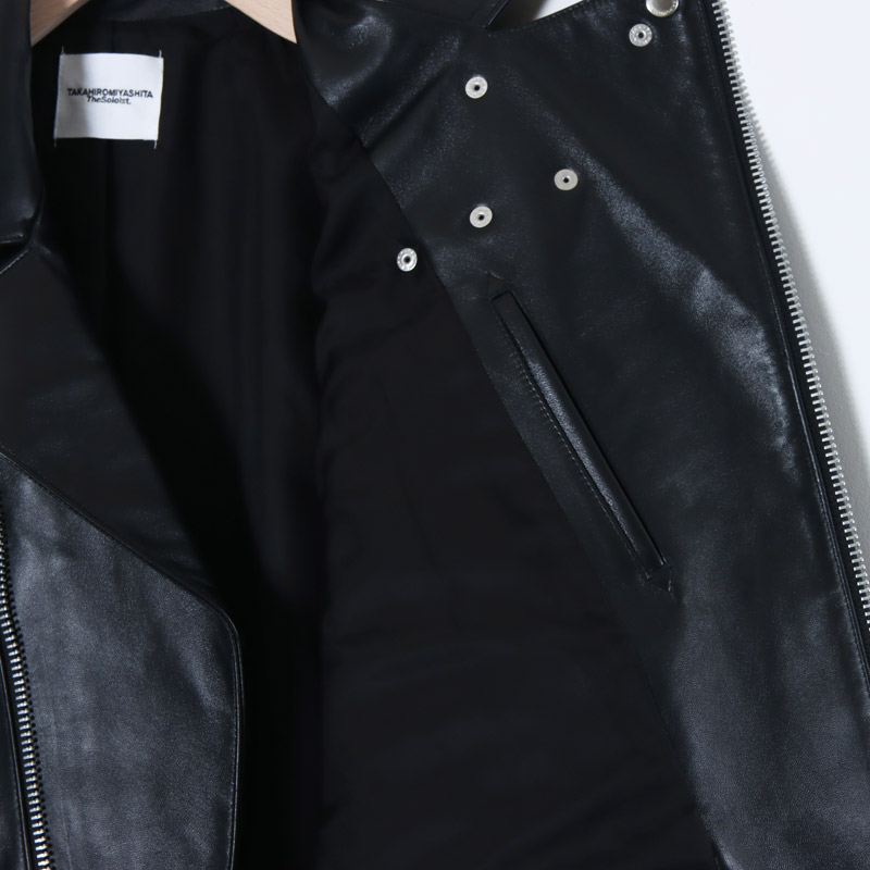 TAKAHIROMIYASHITATheSoloist. (タカヒロミヤシタザソロイスト) two