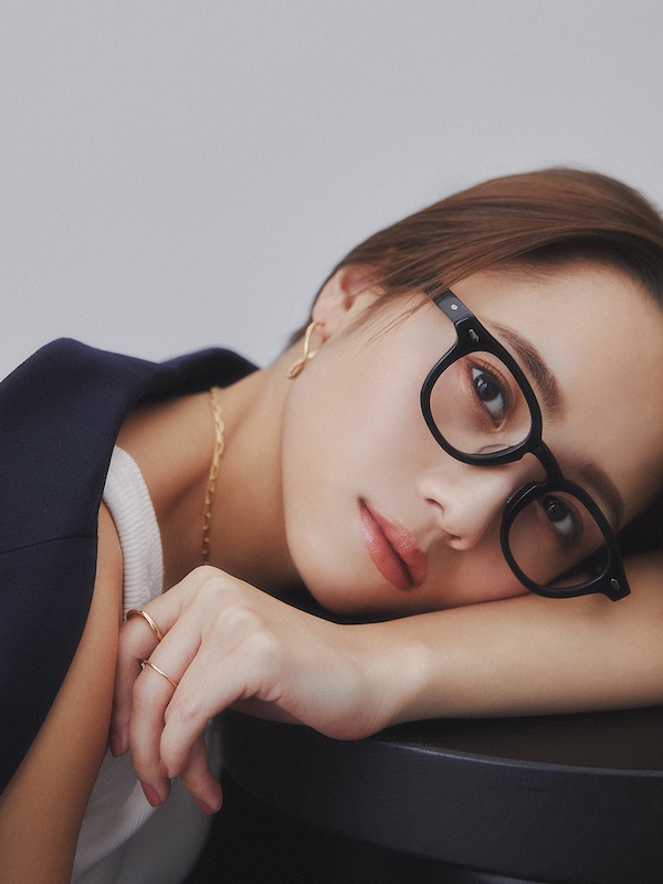 Zoff速報】大反響すぎた…コラボアイテムを再販！人気モデル・伊原葵