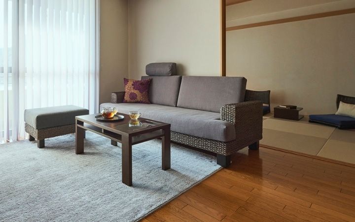 ソファ用ヘッドレスト ～適度な弾力のヘッドレストで頭部をしっかりと