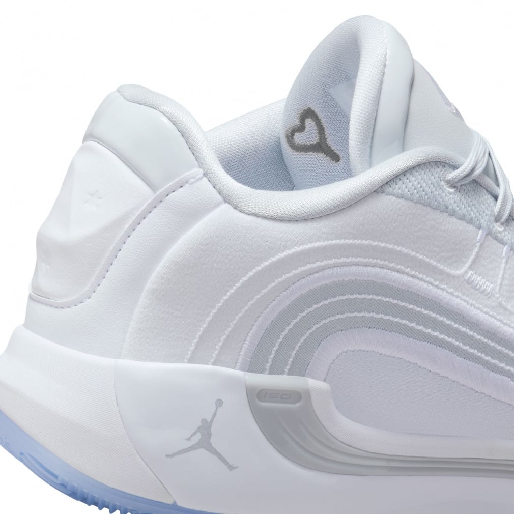 ジョーダン メンズ レディス バスケットボール シューズ Luka 4 PF