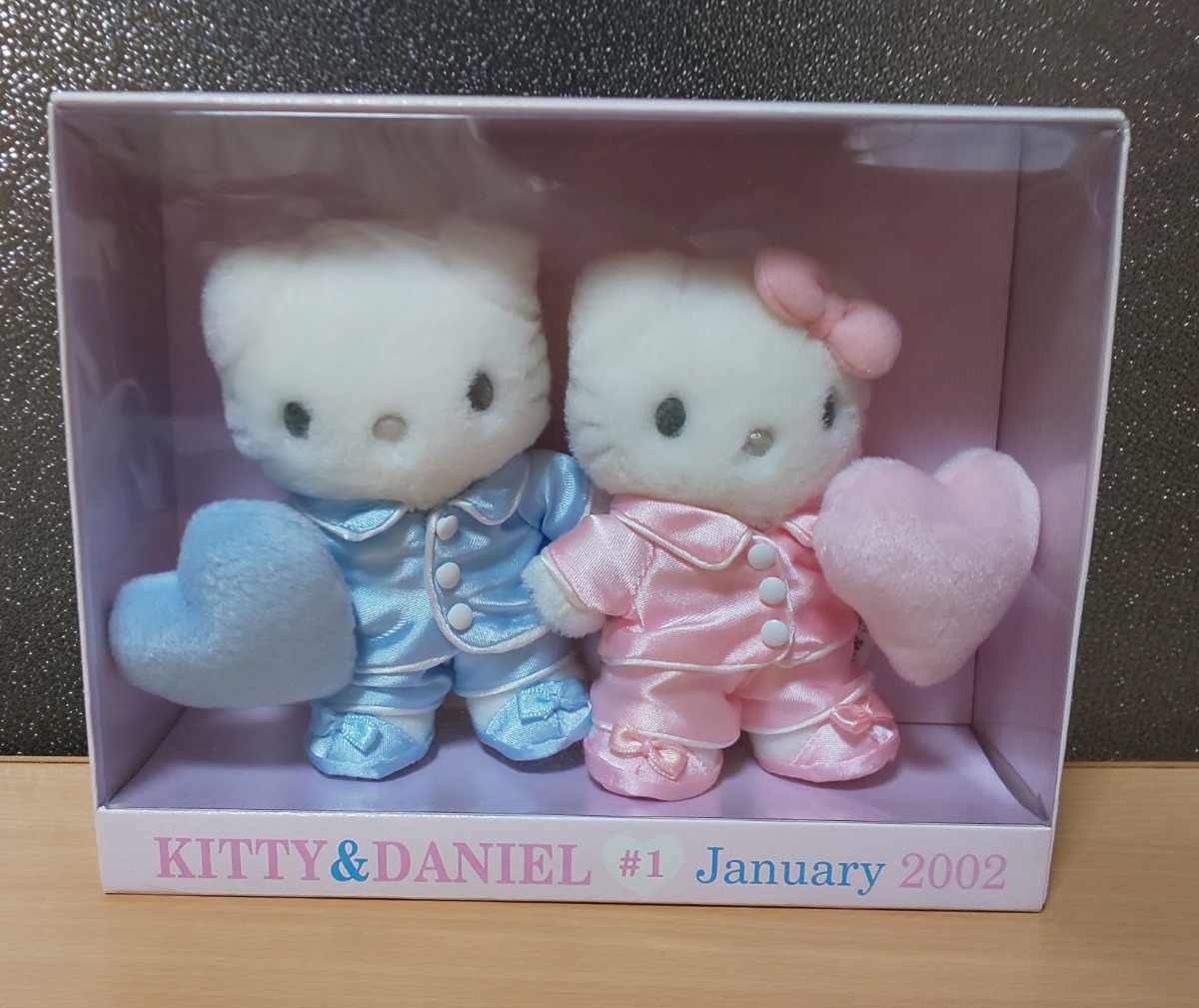 激レア☆vivitix限定☆キティ＆ダニエル☆マンスリーマスコット2002☆1